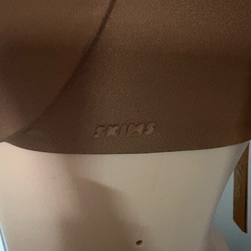 SKIMS Smooth Tan Bralette - Picture 2 of 6